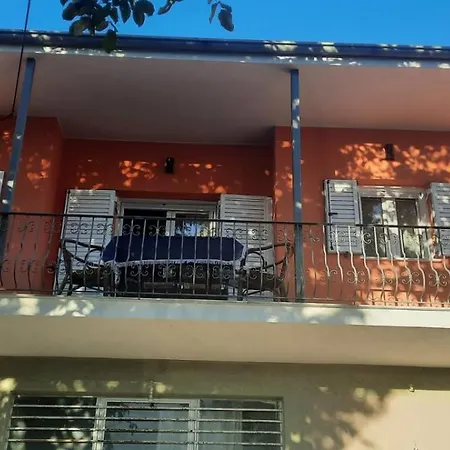 Апартаменты River House