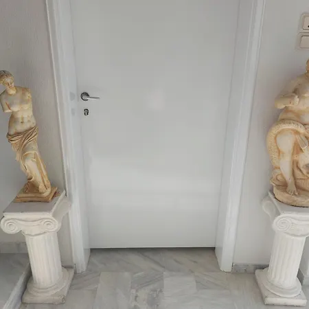 Апартаменты River House